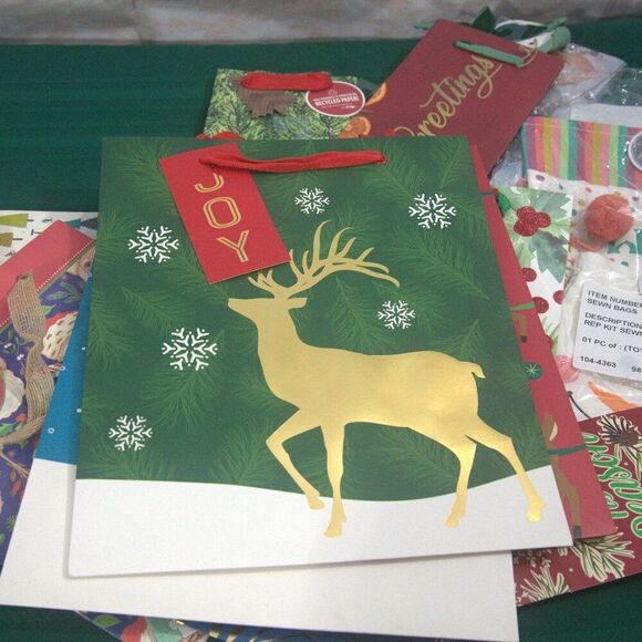 Premium Christmas Gift Bag Bundle Set of 14 - Picture 9 of 9